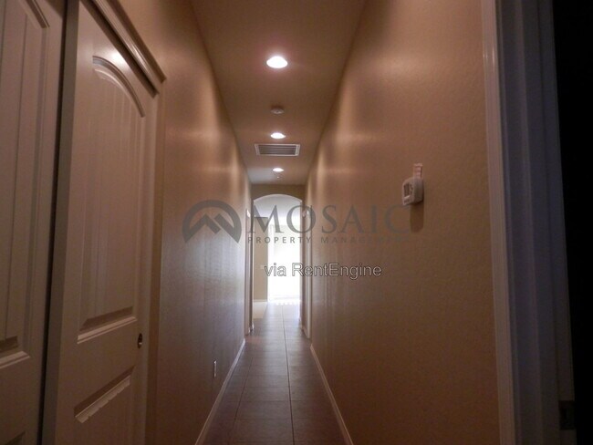 Building Photo - 1463 E Prescott Pl