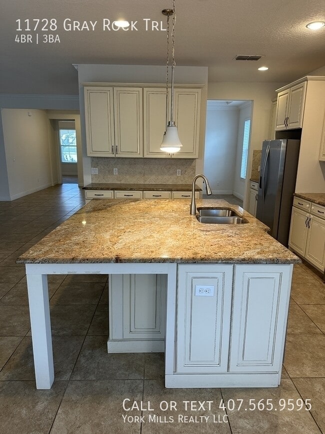 Building Photo - 11728 Gray Rock Trail