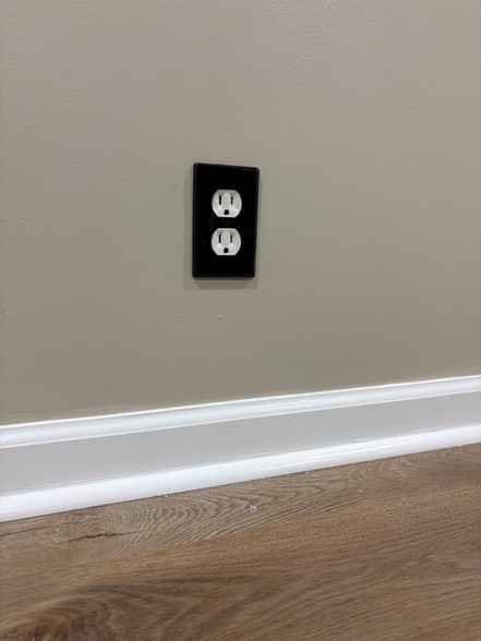 Building Photo - 2741 Jones Ave