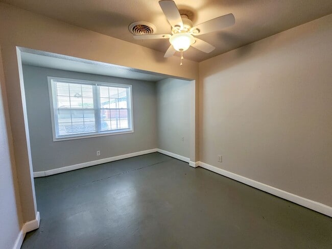 Primary Photo - 3 Bedroom 2 Bath brick home in Shawnee