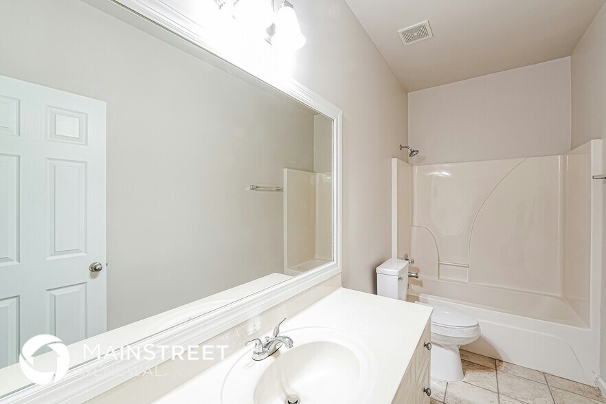 Building Photo - 1128 Avalon Dr