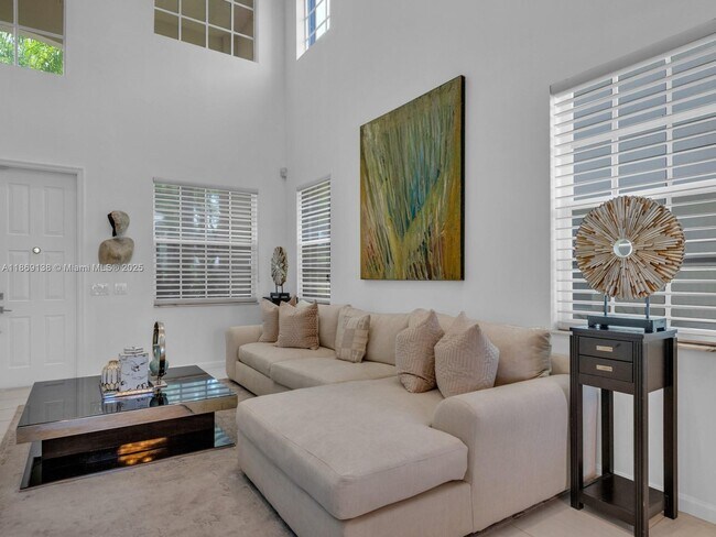 Building Photo - 4400 Fox Ridge Dr