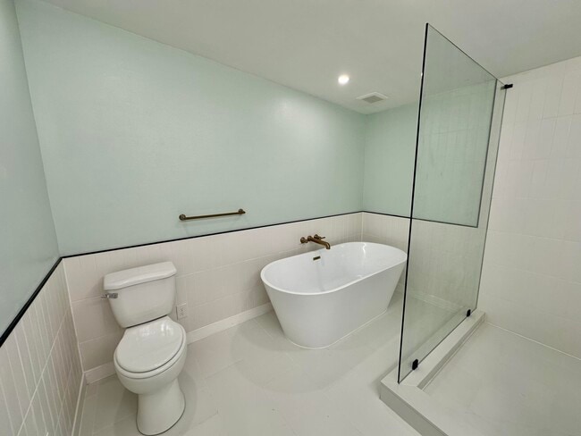 Building Photo - 5426 22nd St