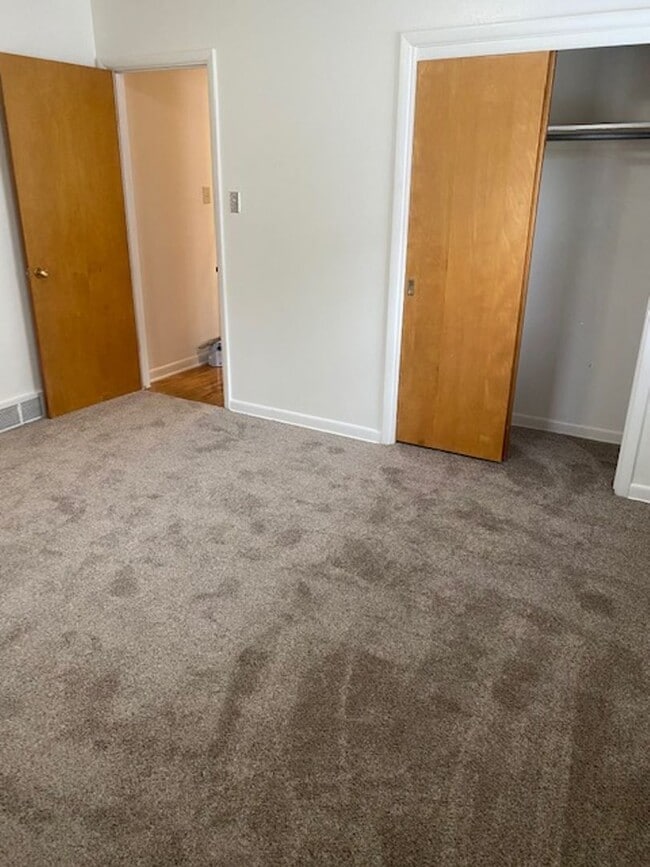 Building Photo - CHARMING 3 BED, 1 BATH HOME