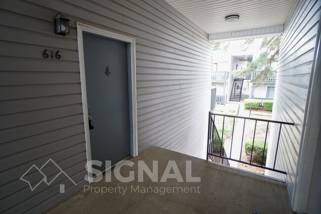 Building Photo - 616 Woodland Vlg