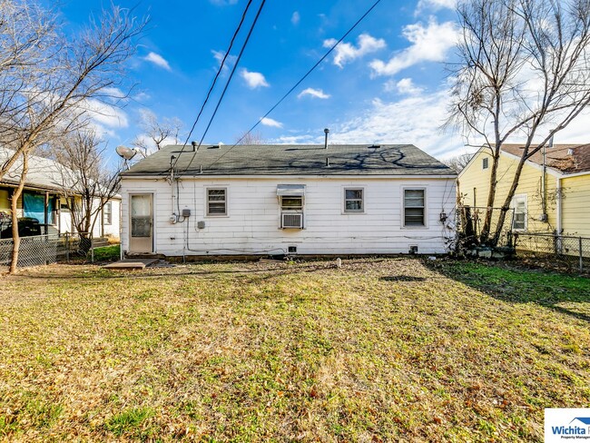 Building Photo - 2 bedroom 1 bath home