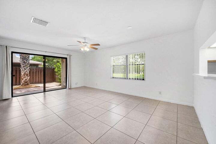 Building Photo - 16422 Straw Way
