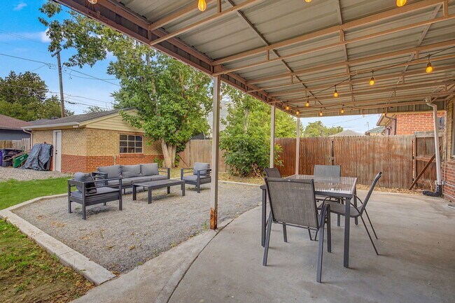 Building Photo - 3560 Glencoe St
