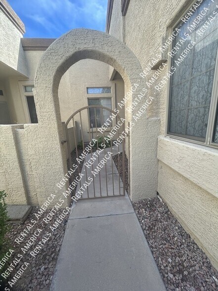 Building Photo - 6730 E Hermosa Vista Dr