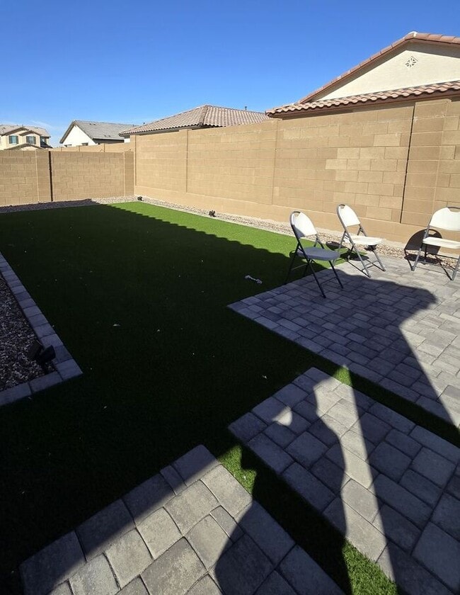 Building Photo - Beautiful 3 Bedroom, 2 Bath Home with Upgr...