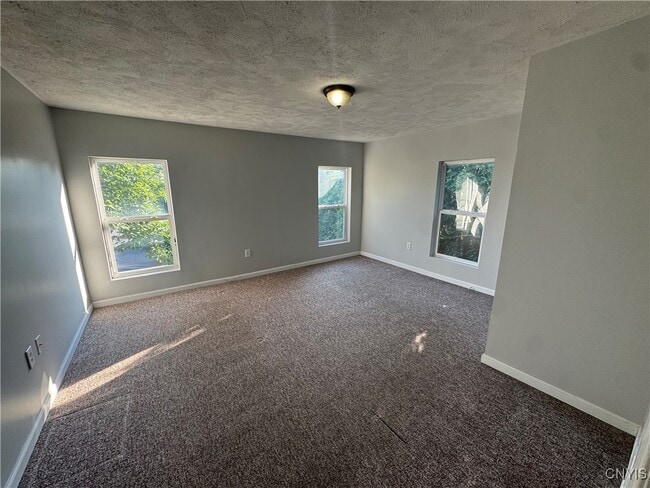 Building Photo - 27 Greenman Ave