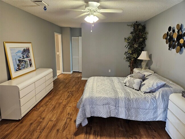 Building Photo - 5203 Europa Dr