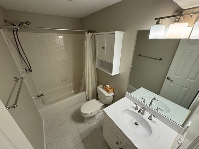Building Photo - Stunning 4 Bed 3.5 Bath Home With Deck And...