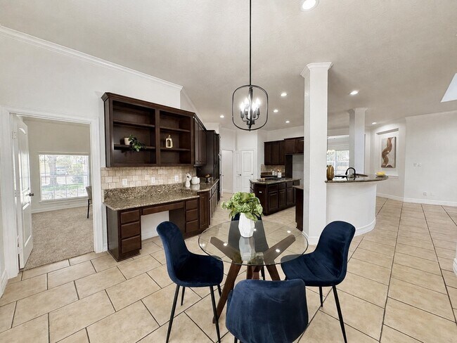 Building Photo - 3301 Elm Creek Dr