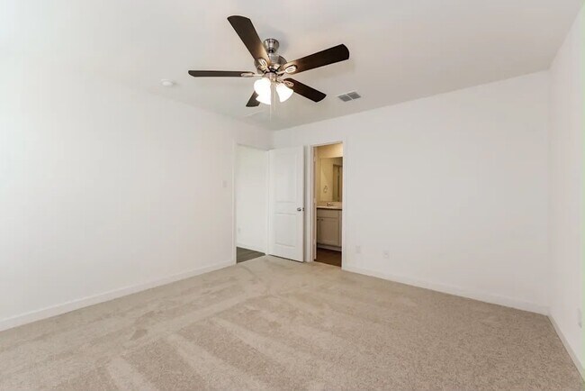 Building Photo - 7133 Landings Edge Rd