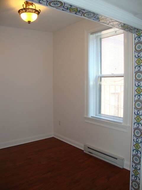 Building Photo - 32 Grove St