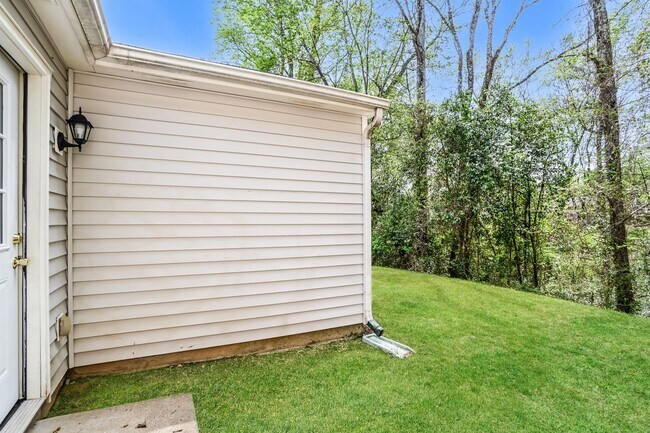 Building Photo - Coming Soon! 3 Bedroom Single Family Home