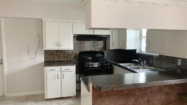 Building Photo - 4310 Boynton Dr