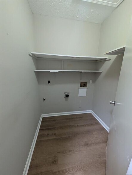 Building Photo - 465 Durden Rd