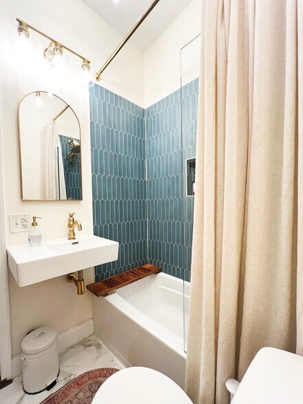 Building Photo - 2006 Maplewood Ave