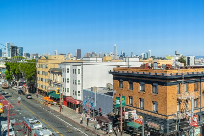 Building Photo - 2208 Mission St