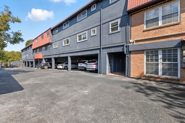 Building Photo - 900 S Lamar Blvd