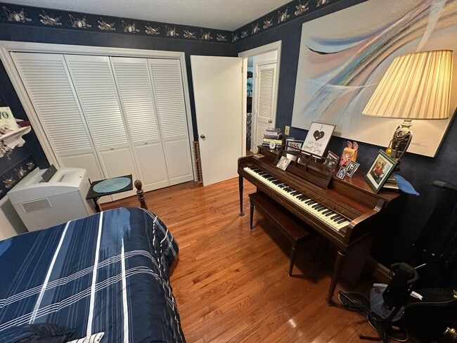 Building Photo - FULLY FURNISHED, SINGLE-FAMILY HOME IN NOR...