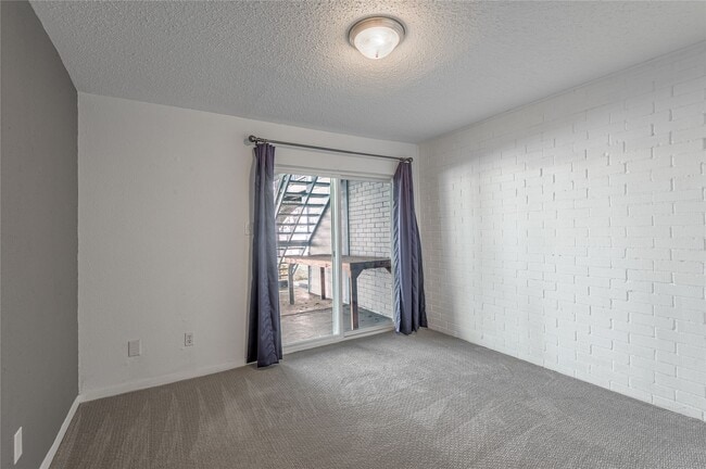 Building Photo - 356 Peach Is Rd