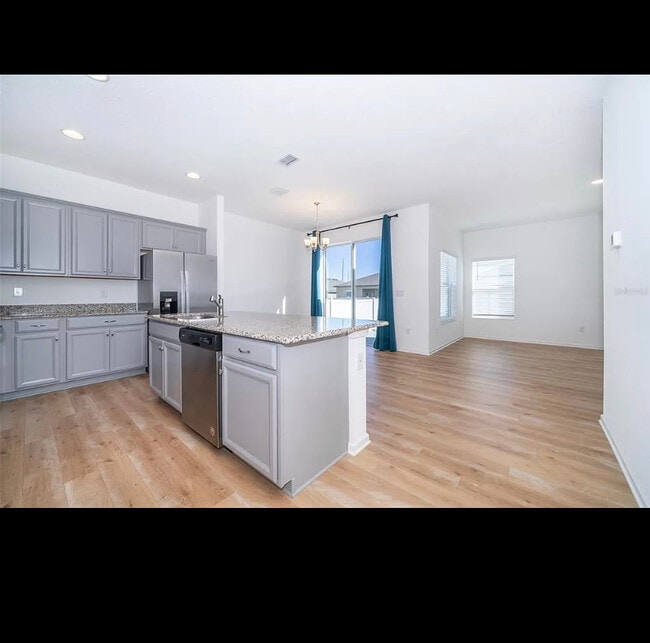 Building Photo - 573 Disa Dr