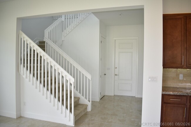 Building Photo - 8865 Kingsmoor Wy