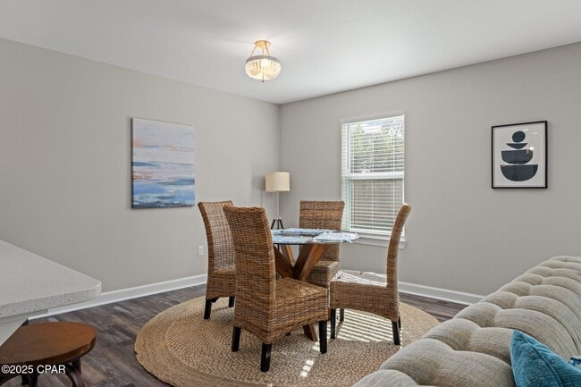 Building Photo - 1709 Hickory Ave