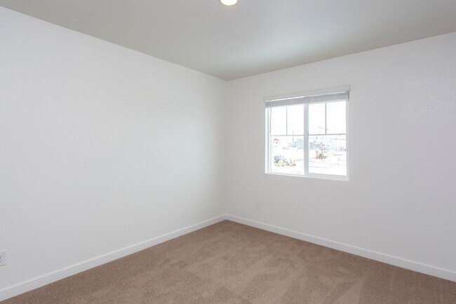 Building Photo - 436 Summer Triangle