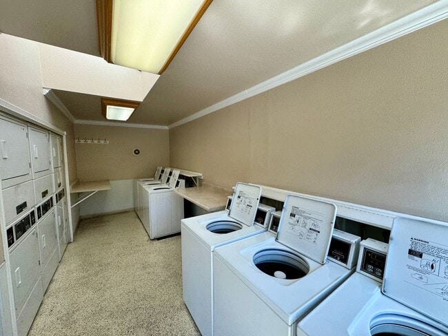 Building Photo - Clean & Move-In Ready Upgraded Condo in Prime Scripps Ranch Location