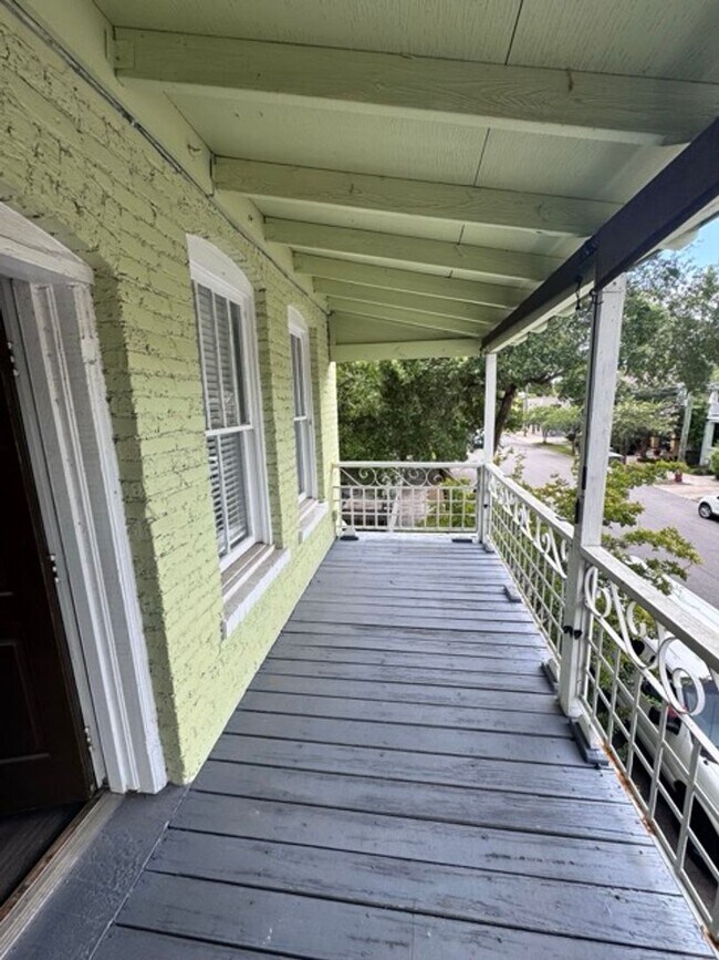 Building Photo - HALF OFF FIRST MONTHS RENT SPECIAL!!