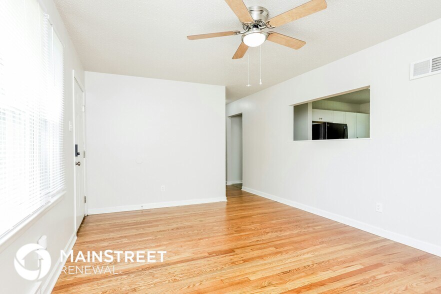 Building Photo - 1455 Broadlawns Ln