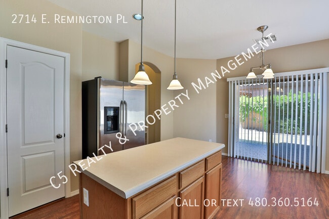 Building Photo - 2714 E Remington Pl