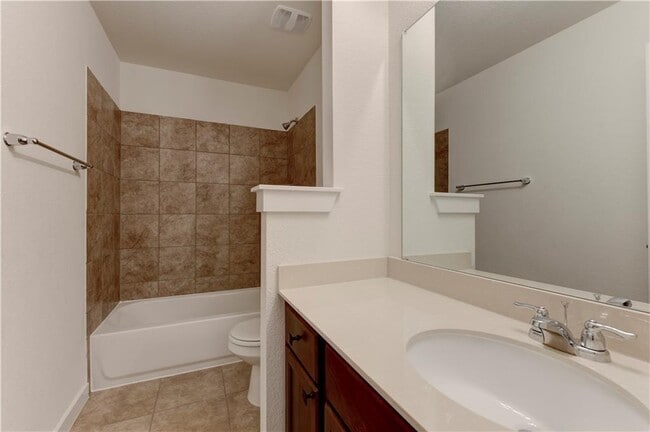 Building Photo - 1328 Kneehigh Ln