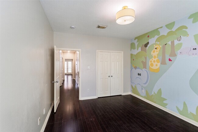 Building Photo - 7135 Harmony Cove