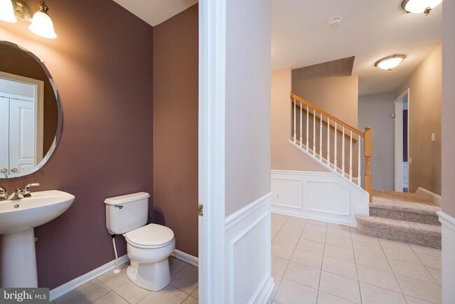 Building Photo - 311 Elmhurst Dr