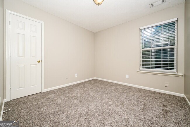 Building Photo - 4107 Shoreside Cir SW