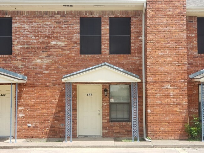 Building Photo - 640 S Rogers Rd