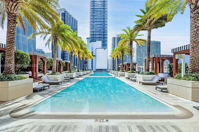 Building Photo - 801 S Miami Ave