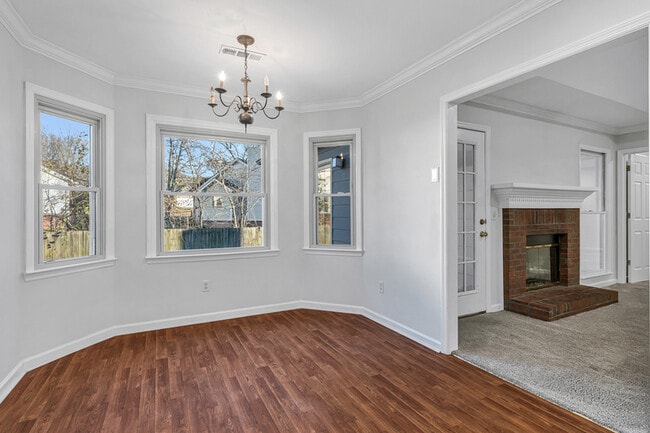 Building Photo - 127 Hollington Dr NE