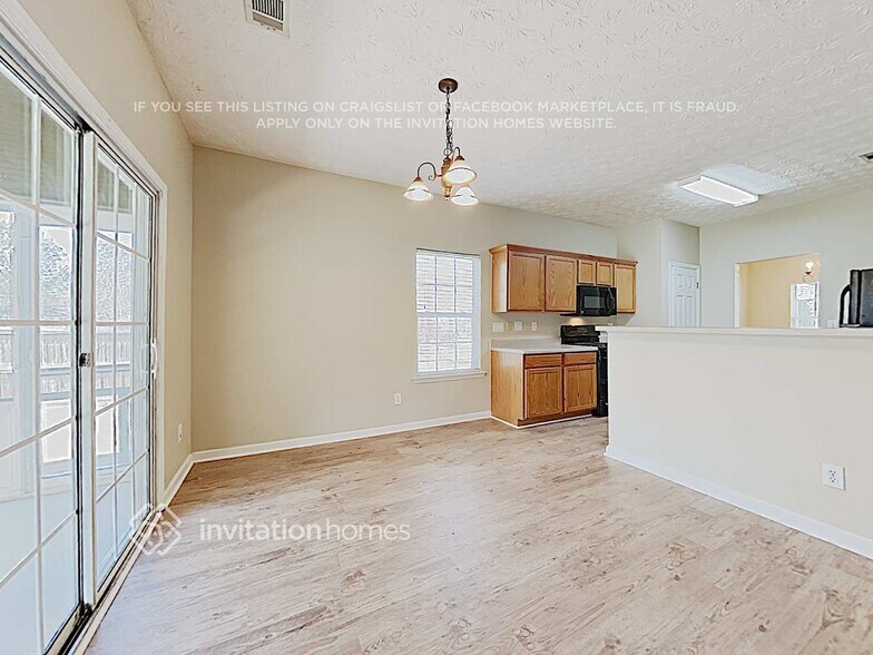 Building Photo - 130 Rosemoore Dr