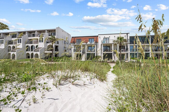 Building Photo - 2343 Costa Verde Blvd