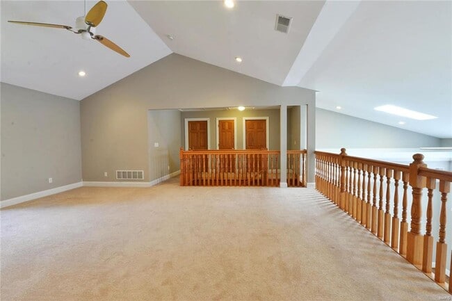 Building Photo - 8940 Ladue Rd