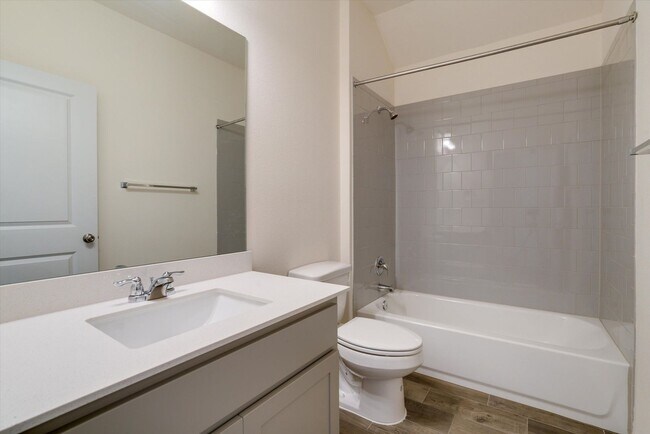 Building Photo - 3500 Pauling Loop