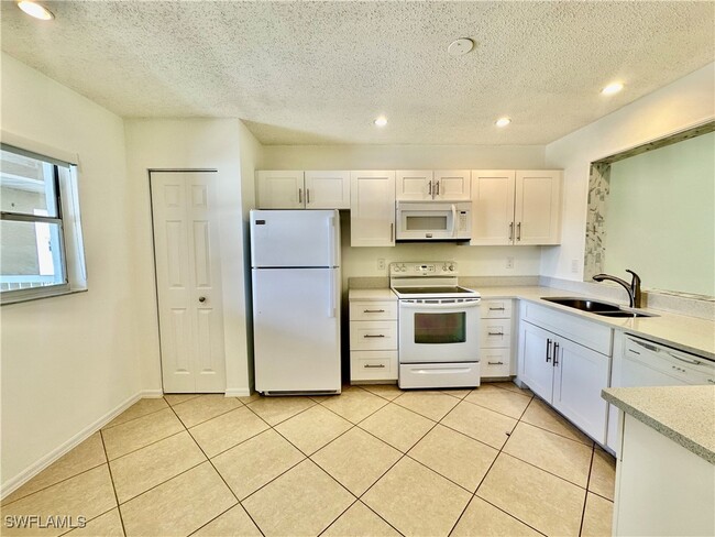 Building Photo - 709 Landover Cir