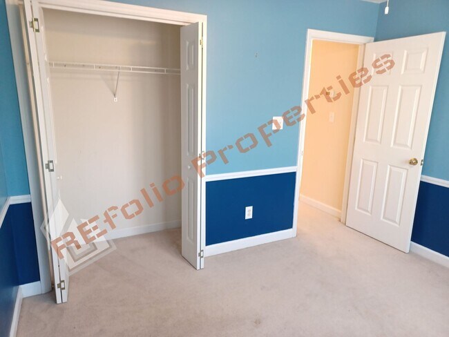 Building Photo - Beautiful 3 Bedroom Home w/a Bonus Room + Semi-furnished Basement in a 1 acre lot @ Hideaway Esta...