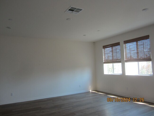 Building Photo - Luxury Single Family Home in Moreno Valley